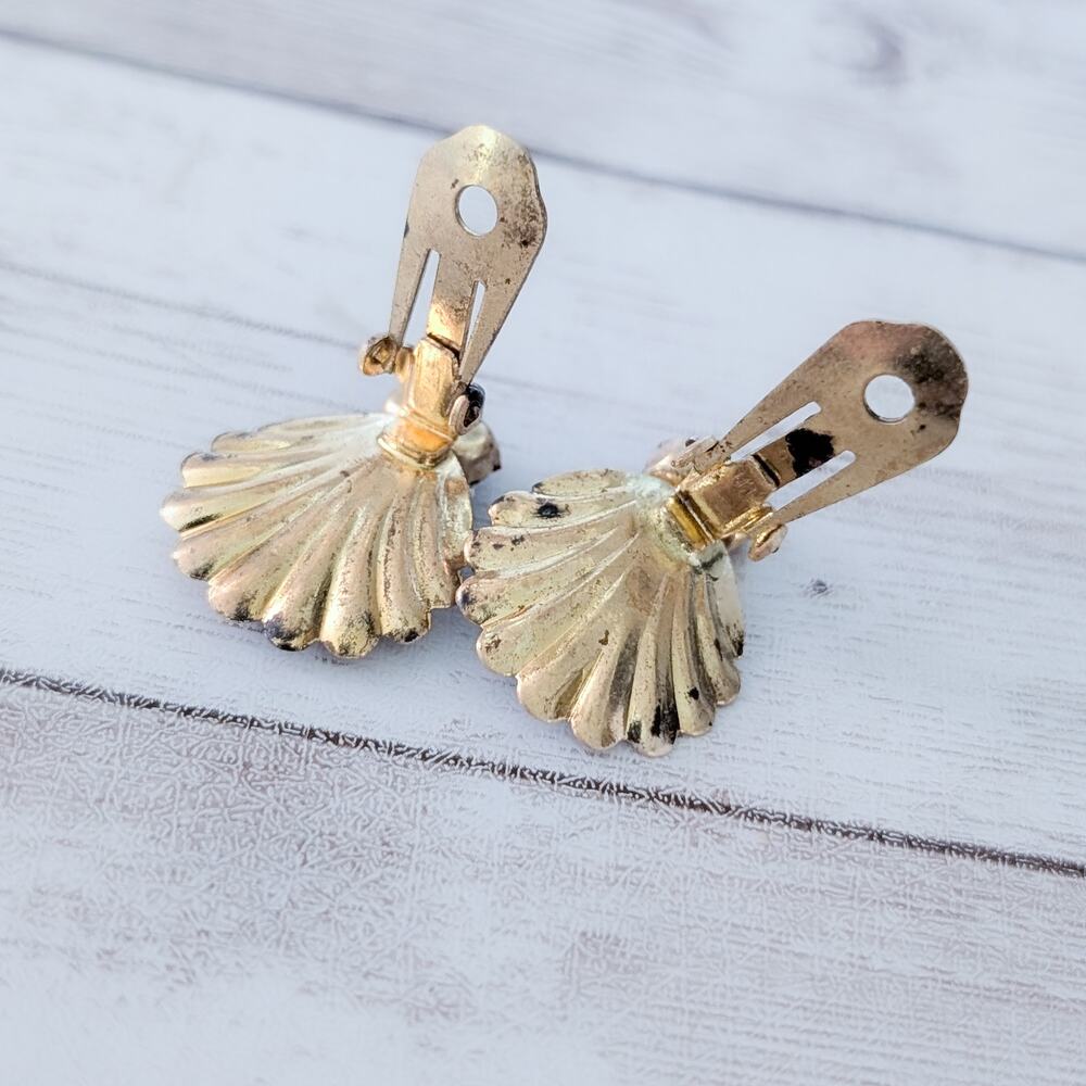 Vintage Clip On Earrings Shell Design with Clear Gems Just Over 7/8" - Picture 5 of 7